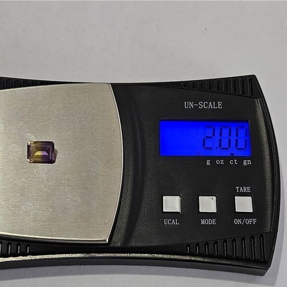 💎Bolivian Ametirine with an almost perfect color split. Beautiful! - Picture 2 of 3